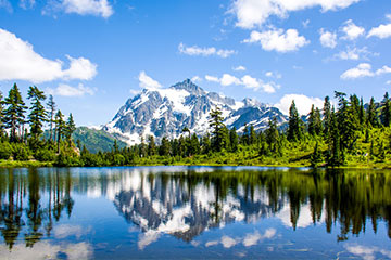 A scenic view of a river in Washington